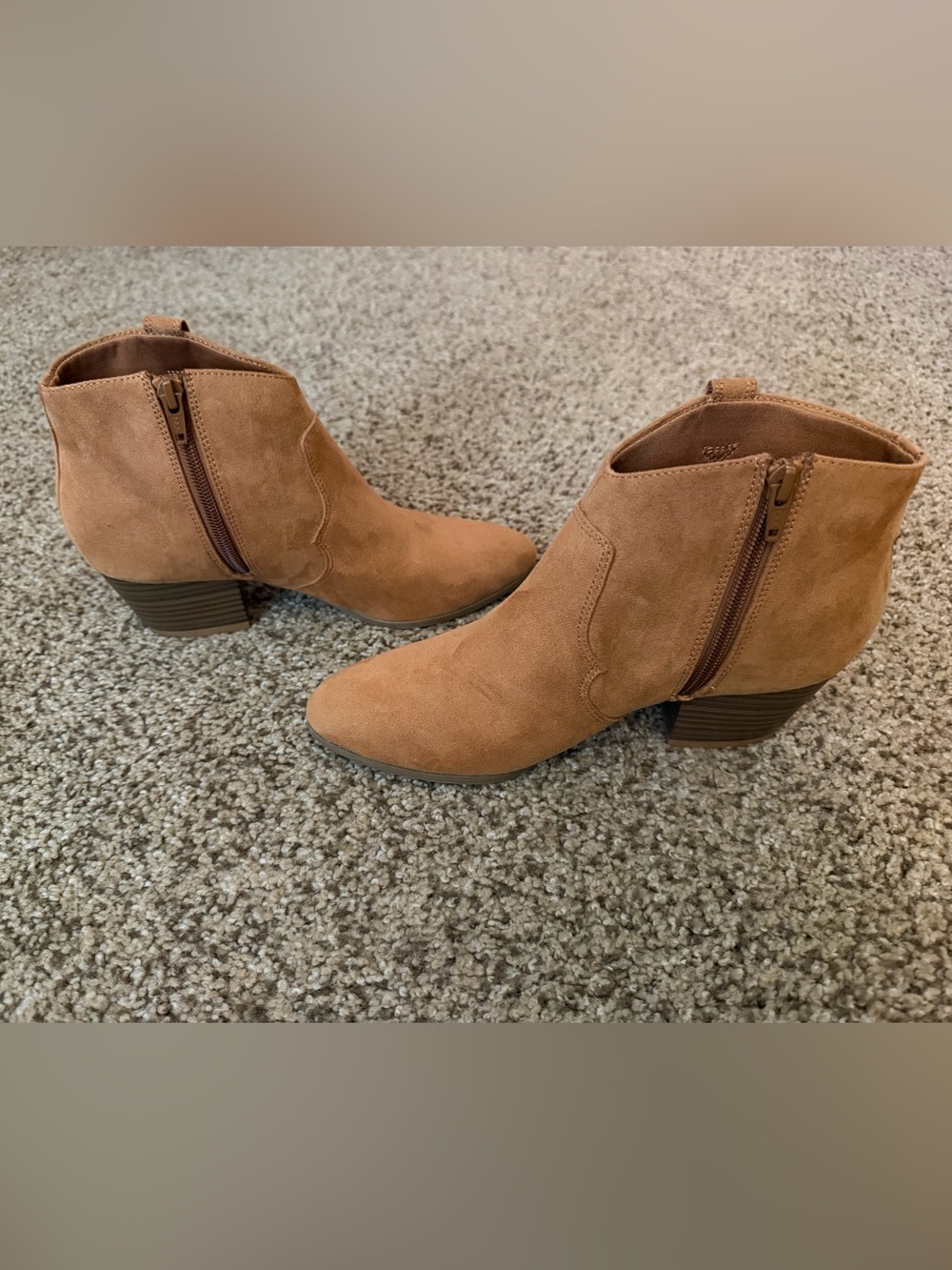 Old Navy Faux Leather Caramelized Coffee Western Boot Sz 7 EUC